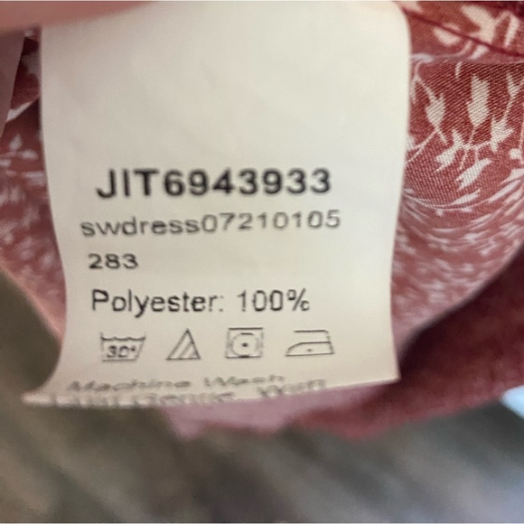 Red dress - Picture 4 of 4